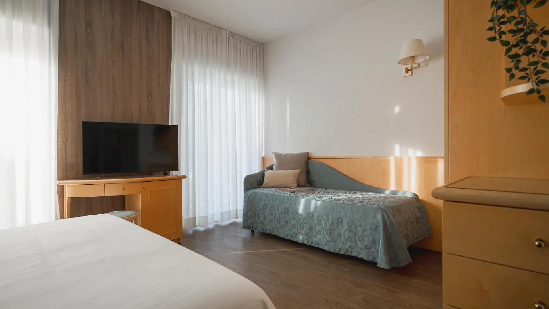 Hotel Parco Riccione 3*,